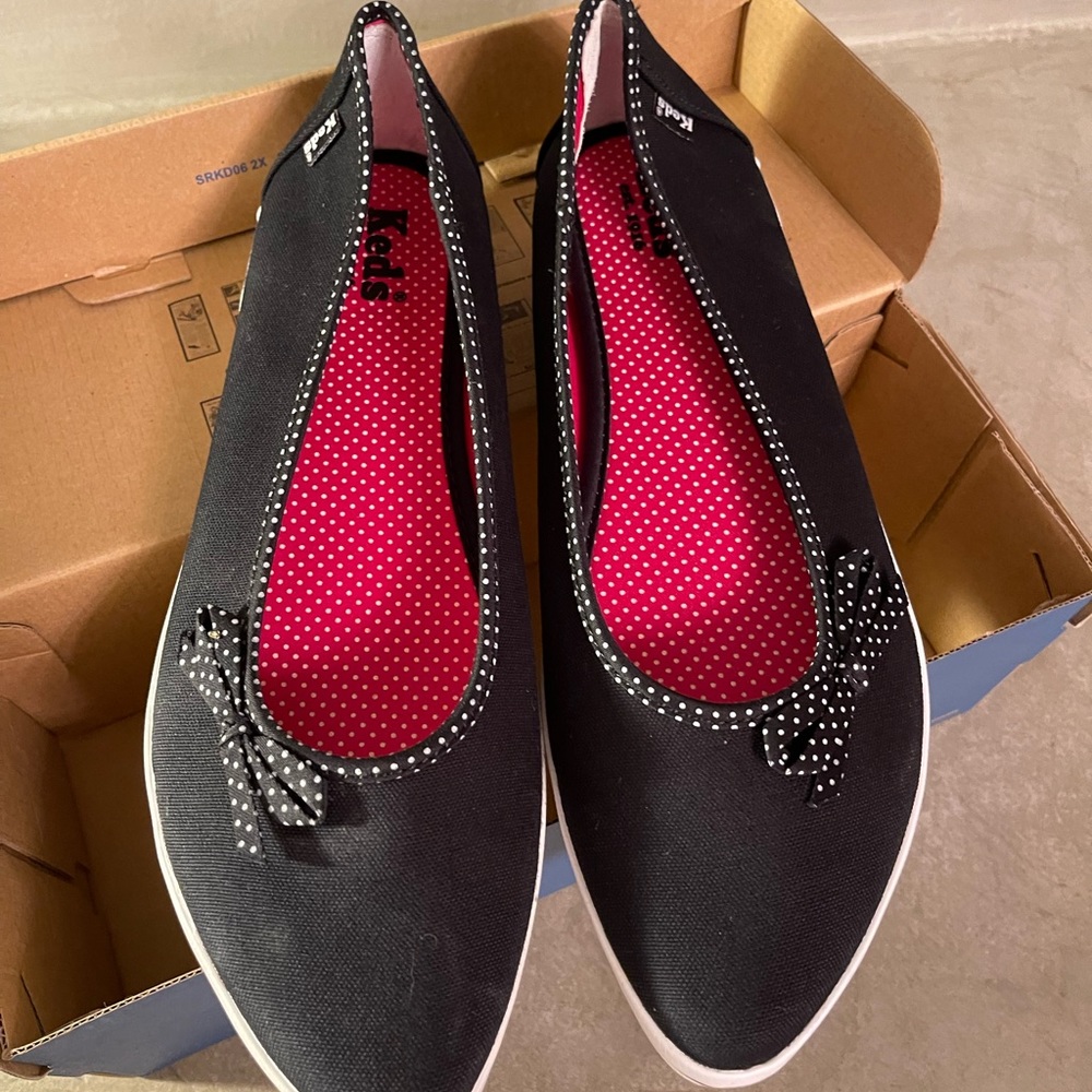 NEW in Box KEDS Women's Willow Black Slip-on Bow Flats Sneakers 6